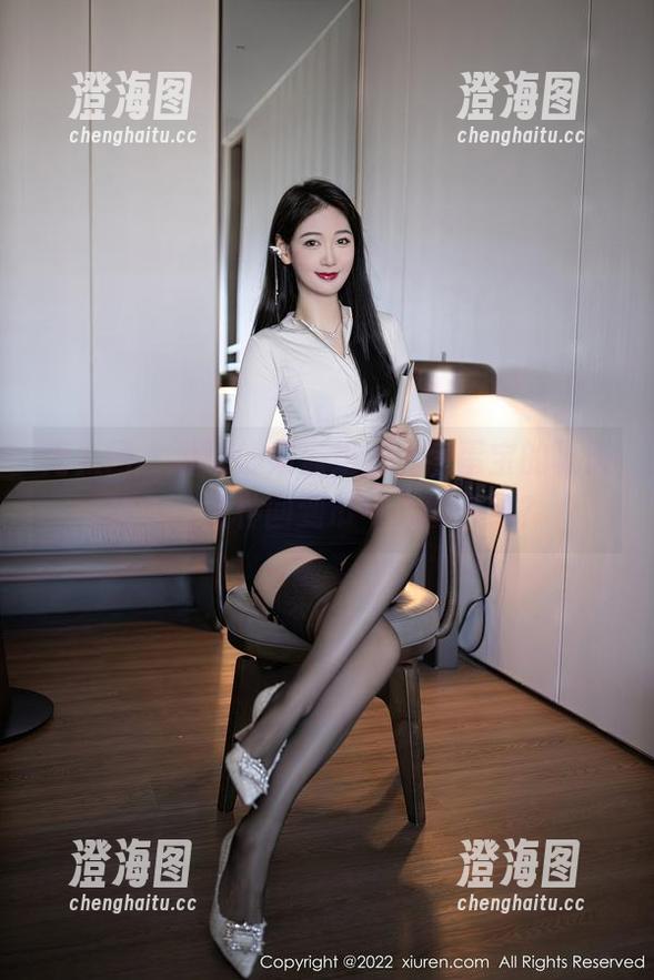 秀人网-蛋蛋宝 秀人网 - 说好的清凉组合,蛋蛋宝的夏天图包却有种回到市中心的炙热?