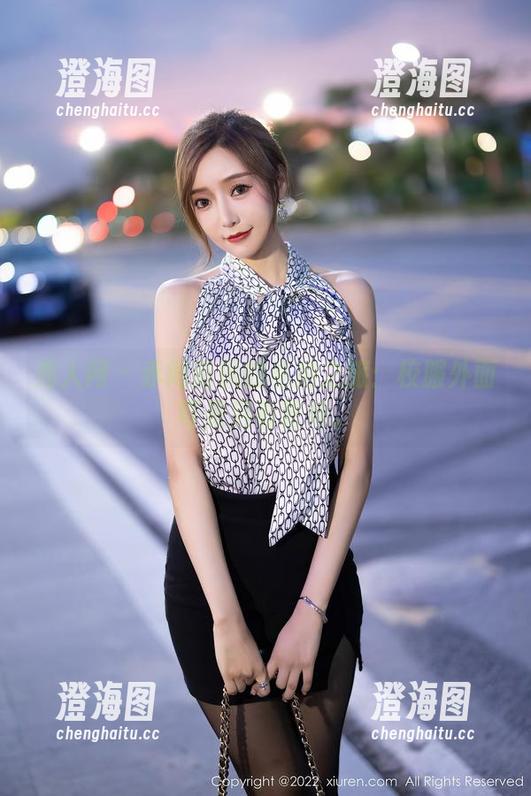 秀人网-赤间菀枫 秀人网 - 赤间菀枫的私拍之旅:校服外面可是另有乾坤。