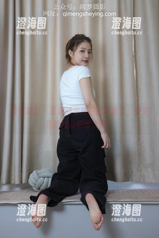 绮梦摄影 - 章章的美脚原图更新了，快来看她的新得意之作！