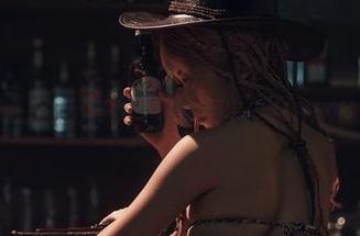 体操服何必只在比赛中？下载芊川一笑MNK的网盘奇遇