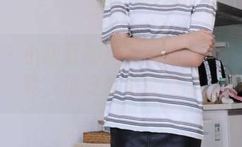 袜啵啵 – 小甜豆的招行制服写真：钱虽重要，但好看更重要呀！