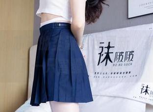 袜啵啵 – 苏苏的圣诞图包更新，疑似发现了一只害羞的小鹿？