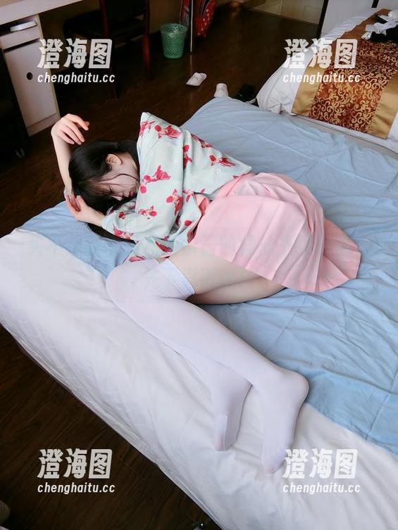 买不起新衣服？西尔酱的棉袜来拯救你，先下载再说！