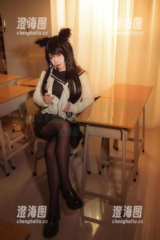 免费图包出炉！贞子蜜桃竟能把碧蓝航线的恰巴耶夫拍得如此生动，监Y？好像也太顺眼了吧！
