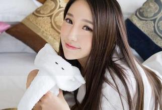青豆客 – 今日份的岑苑之barbiebaby“女王”写真，随便停留几秒就能挑起许多小期待。