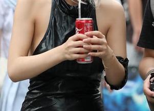 魔镜街拍 – 当包臀灰裙遇上薄丝：婷婷的花式休闲OL精选合辑