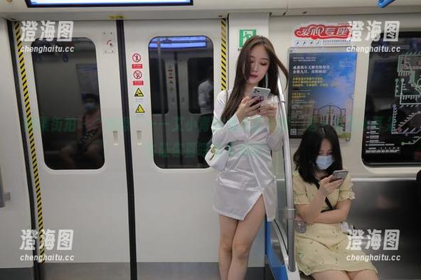 魔镜街拍 - “咔嚓”——艾小青的兔女郎美图，这一系列小耳朵会让你直呼可爱超标！