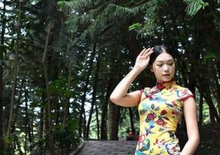 魔镜街拍给Iuvian的周末套图打了个问号。
